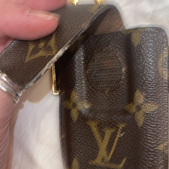 Louis Vuitton phone case/key holder - Picture 3 of 6